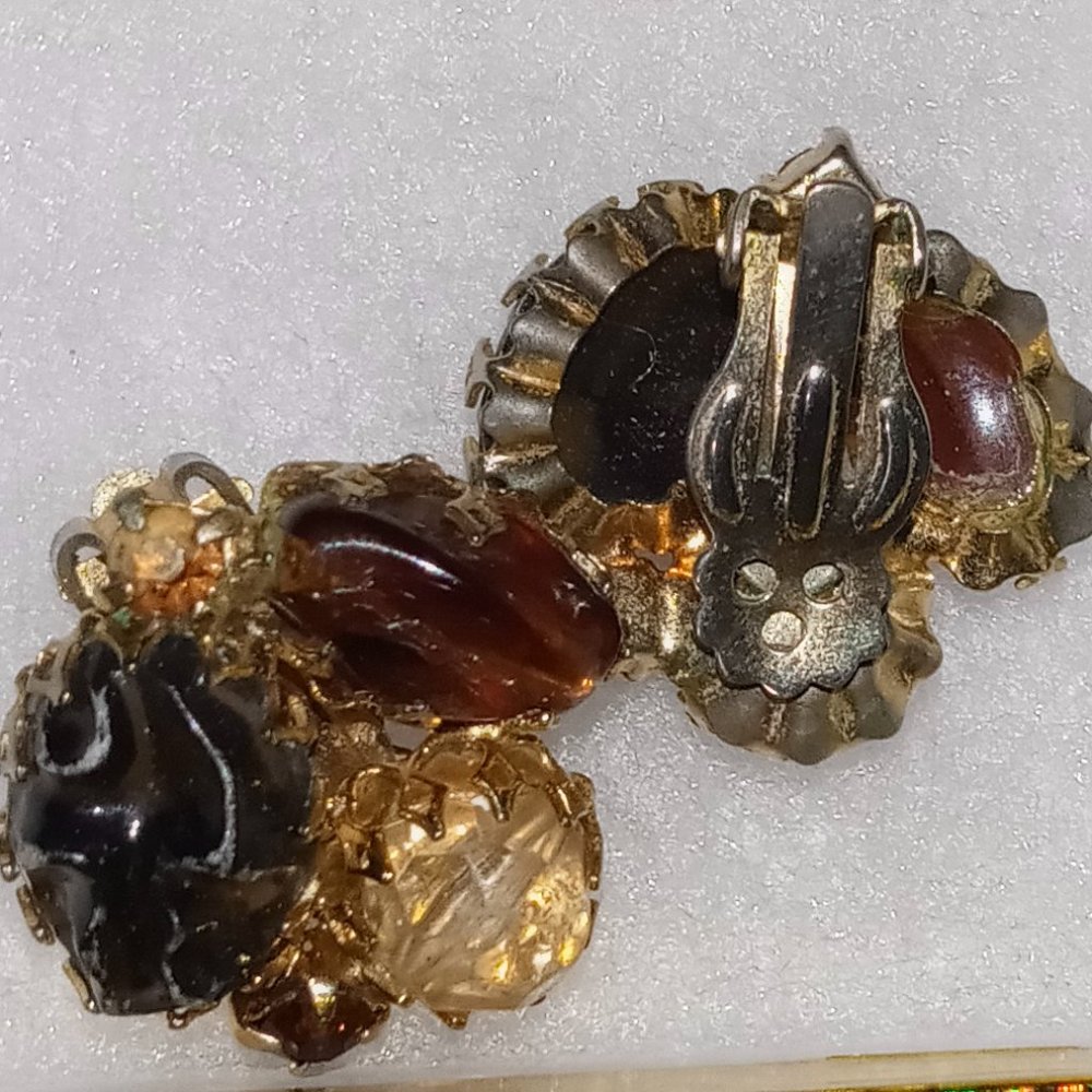 Clip on earing